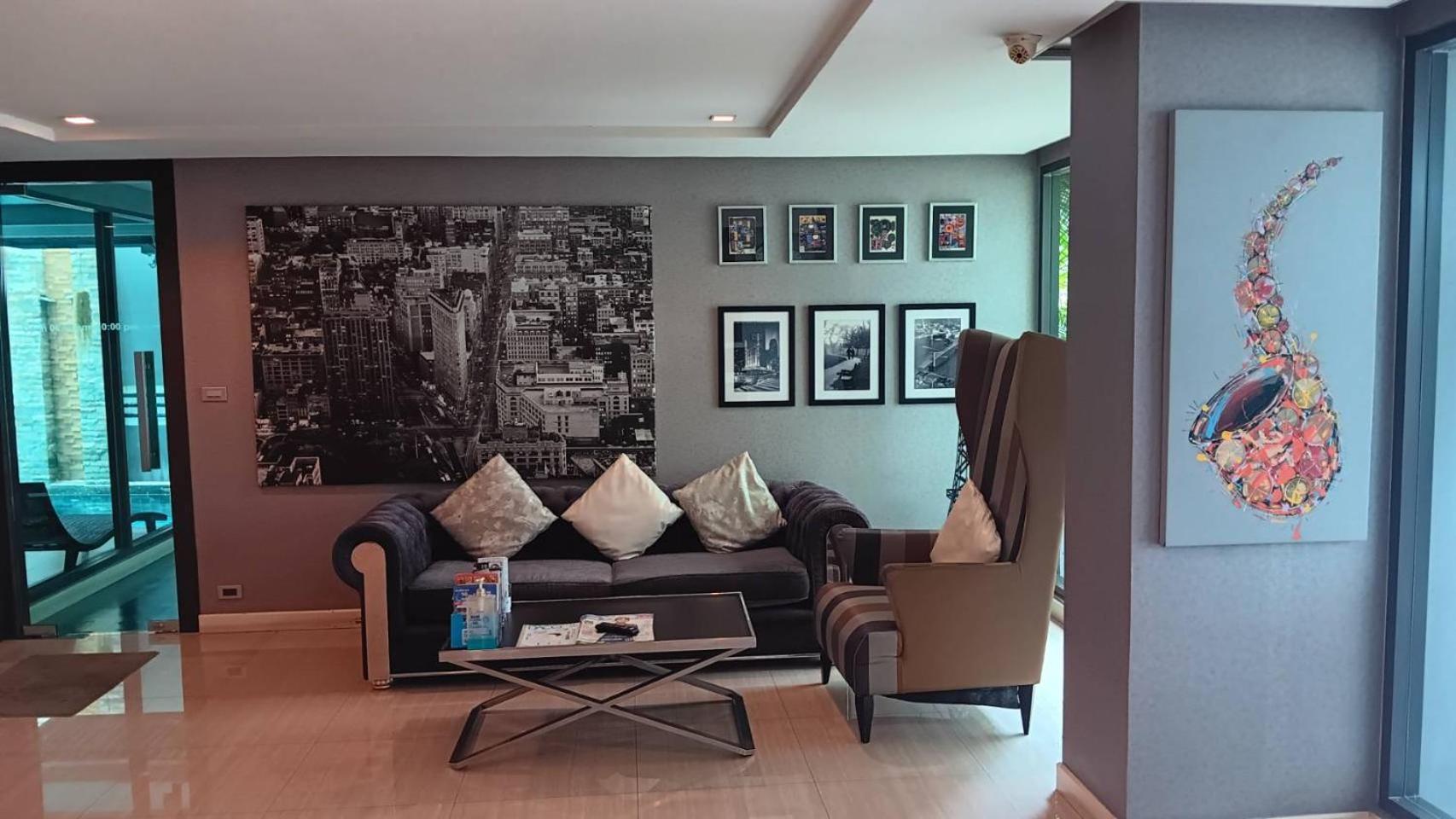 J Residence Thonglor 8 Bangkok Esterno foto