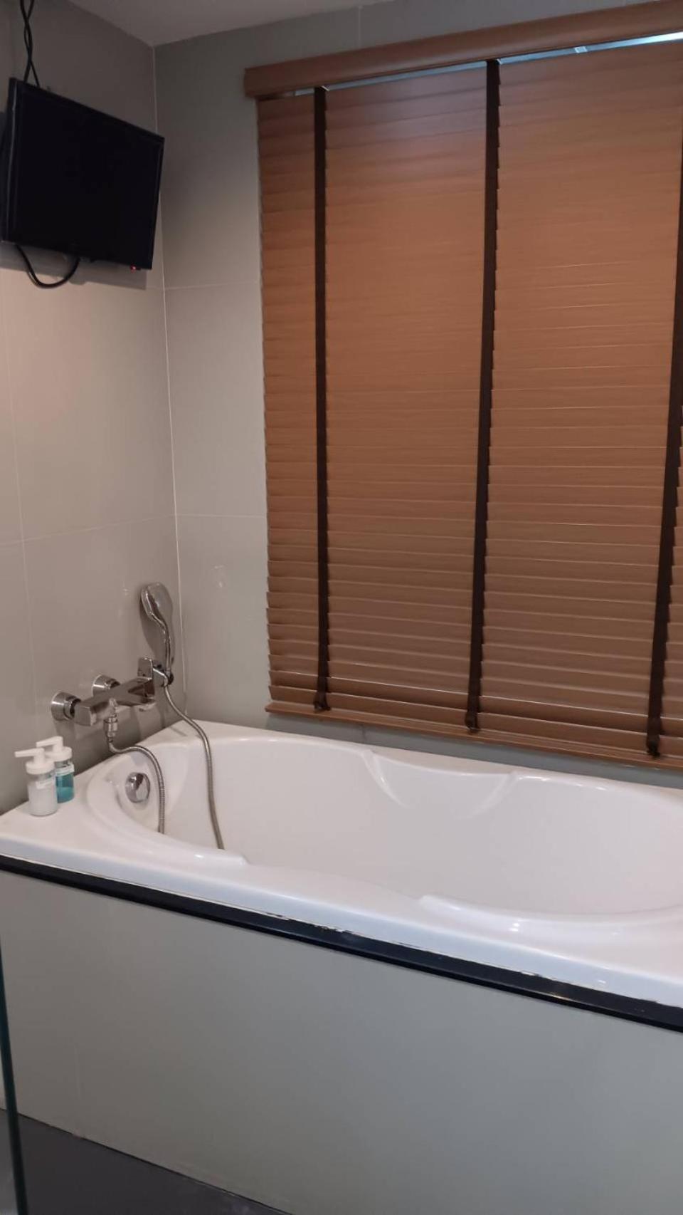 J Residence Thonglor 8 Bangkok Esterno foto