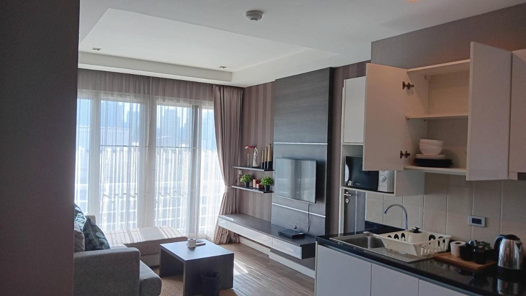 J Residence Thonglor 8 Bangkok Esterno foto