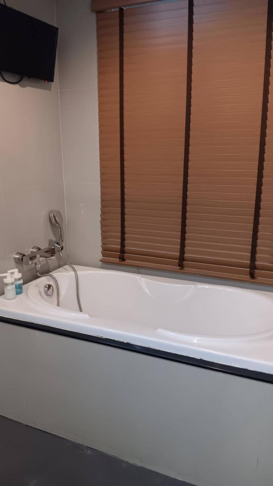J Residence Thonglor 8 Bangkok Esterno foto