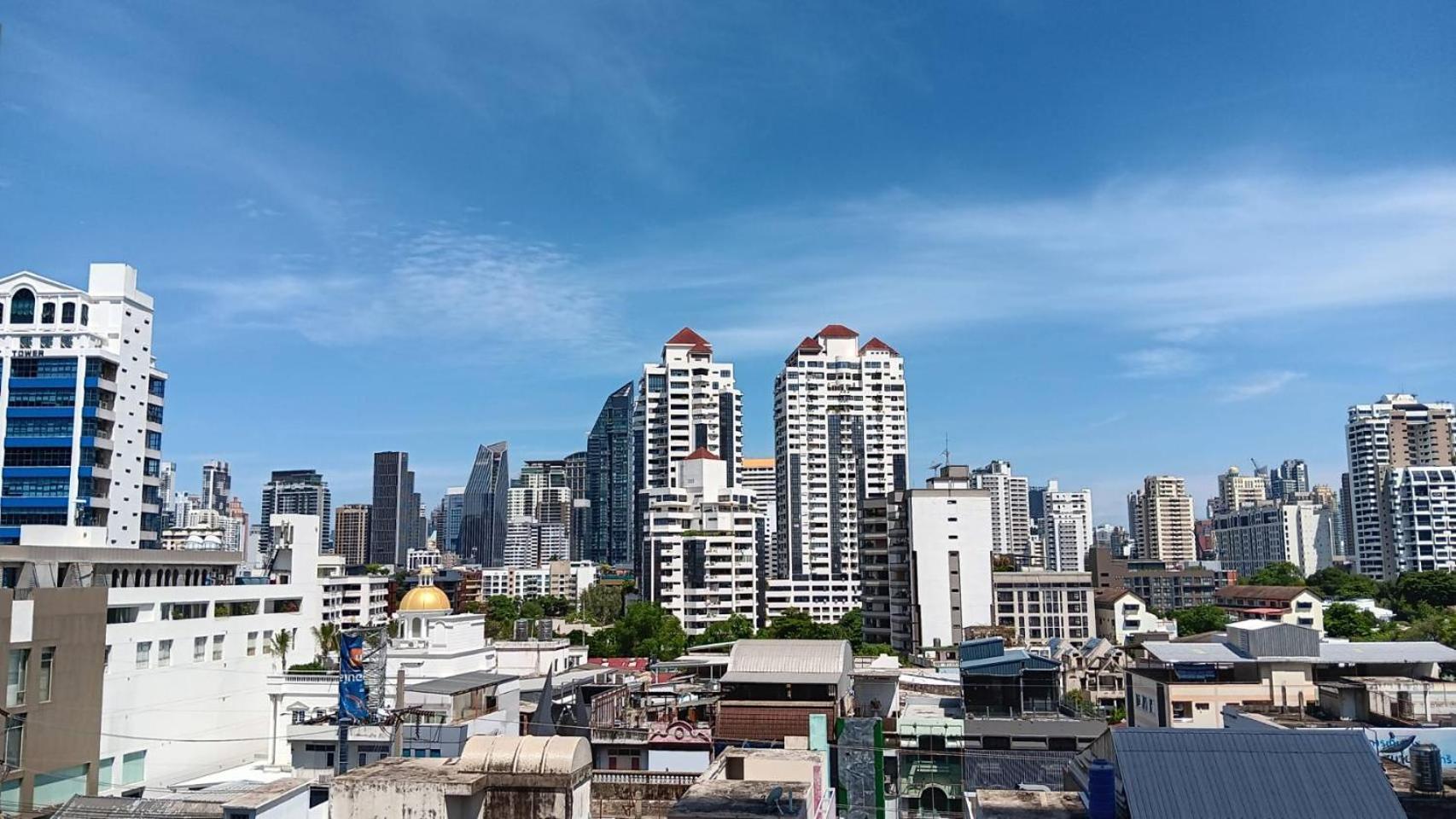 J Residence Thonglor 8 Bangkok Esterno foto