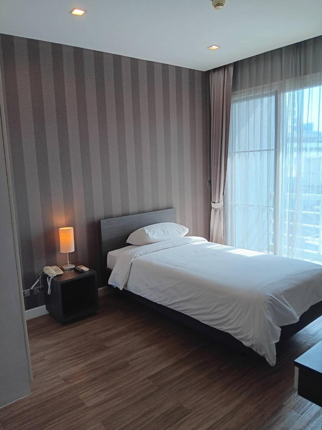 J Residence Thonglor 8 Bangkok Esterno foto