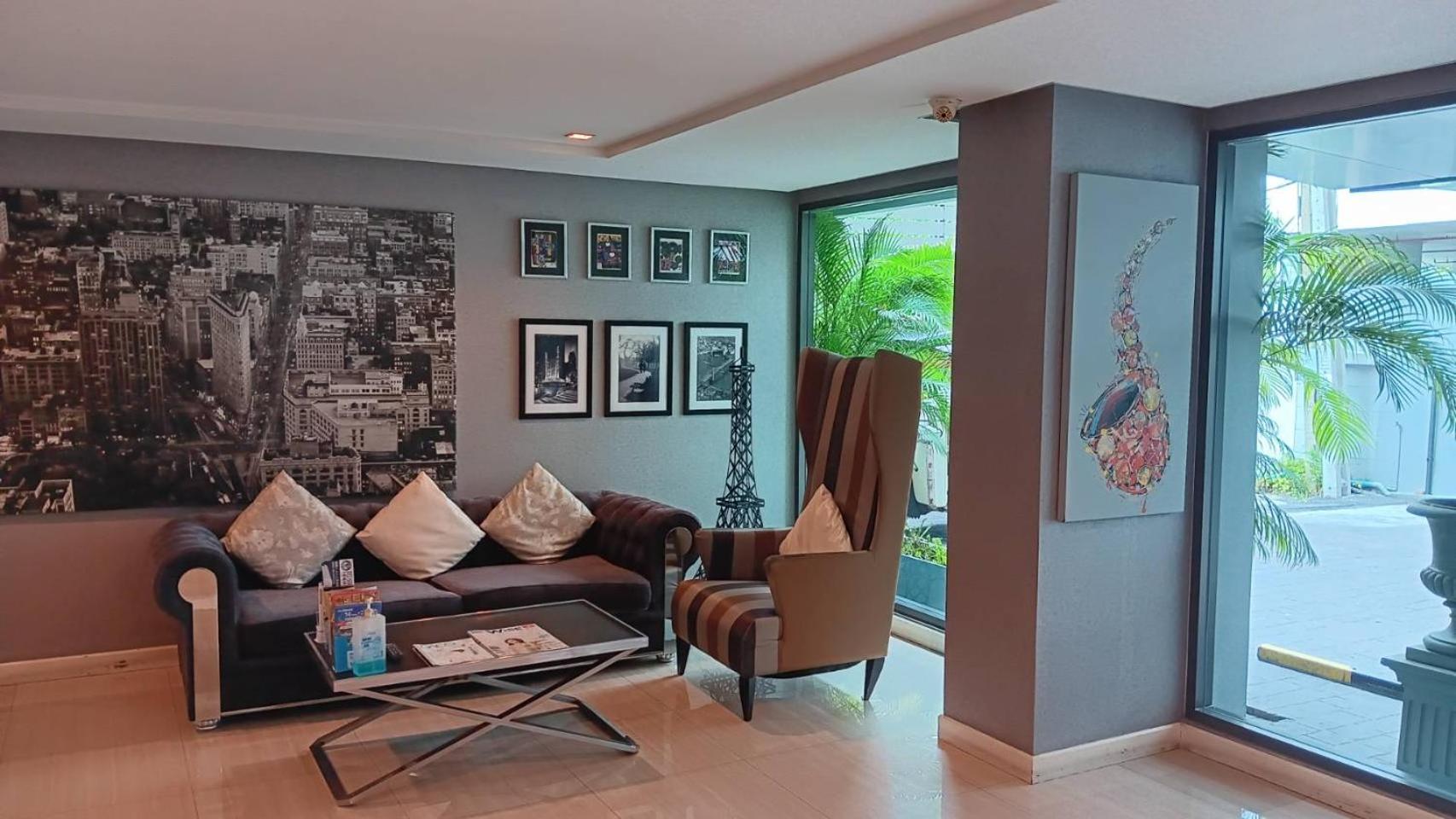 J Residence Thonglor 8 Bangkok Esterno foto