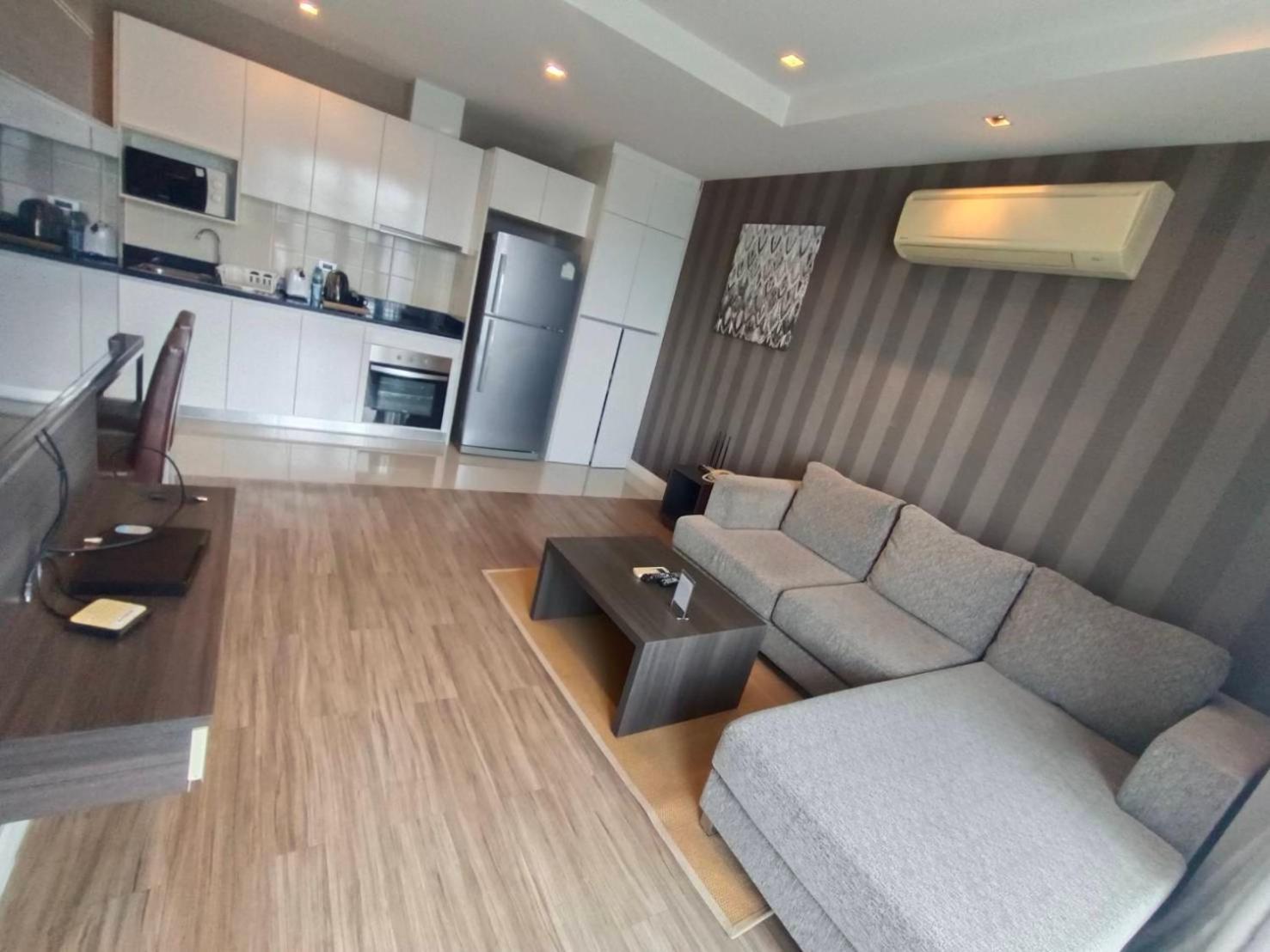 J Residence Thonglor 8 Bangkok Esterno foto
