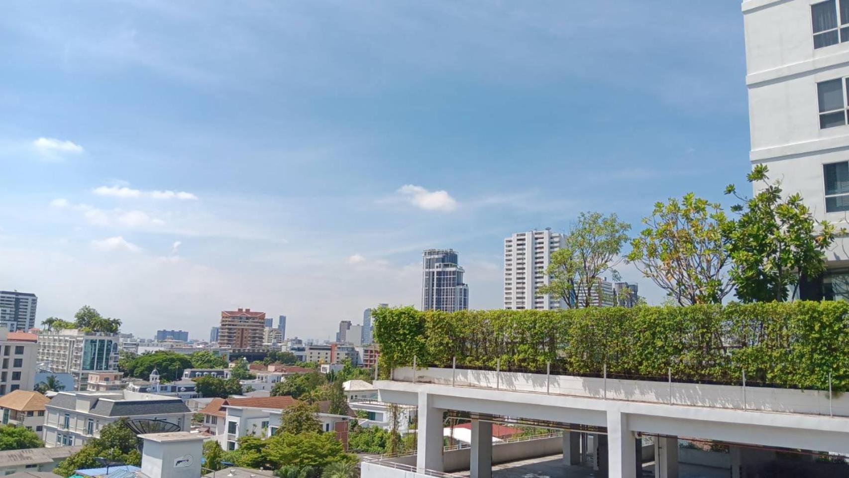 J Residence Thonglor 8 Bangkok Esterno foto
